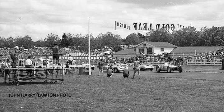 Name:  Pukekohe 1965 #106 NZIGP Sports car race -start Lycoming fr John Larry Lawton.jpg
Views: 787
Size:  54.7 KB
