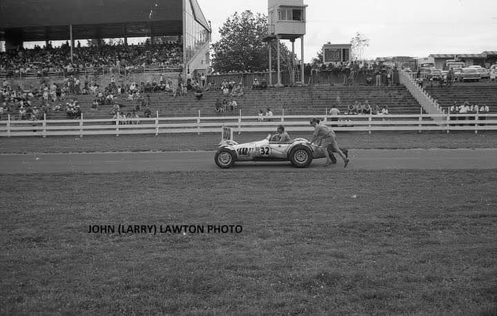 Name:  Pukekohe 1965 #108 NZIGP Sports car race pushing the Lycoming wrong way John Larry Lawton.jpg
Views: 760
Size:  57.5 KB