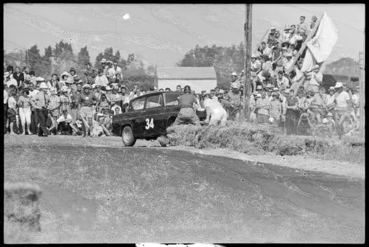 Name:  Motor Racing Mt Maunganui #021 1962 Anglia J Murphy #34 in bales Graeme Kennish .jpg
Views: 147
Size:  57.0 KB
