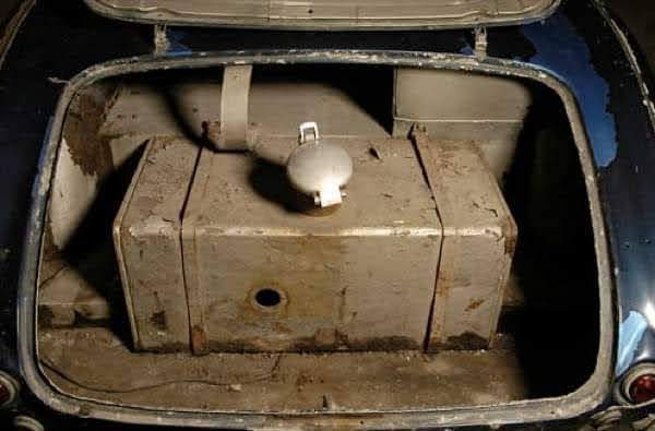 Name:  AH 100S #346 NOJ393 The works car Le Mans 1955 before recent restoration boot and tank  .jpg
Views: 201
Size:  39.5 KB