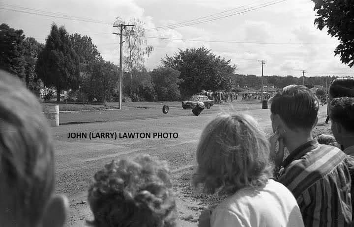 Name:  Matamata 1965 #059 Humber 80 loses wheel 2 details tbc John Larry Lawton .jpg
Views: 412
Size:  49.7 KB