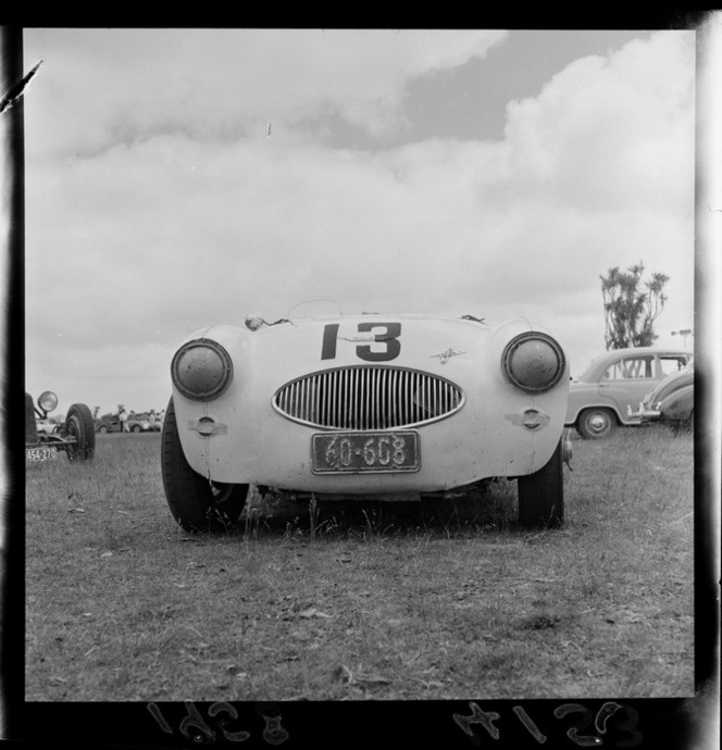 Name:  AH 100S #566 AHS3908 Levin 3 Dec 1958 60.608 1956 - 61 plate Graham Pierce  Evening Post EP1958-.jpg
Views: 453
Size:  98.7 KB