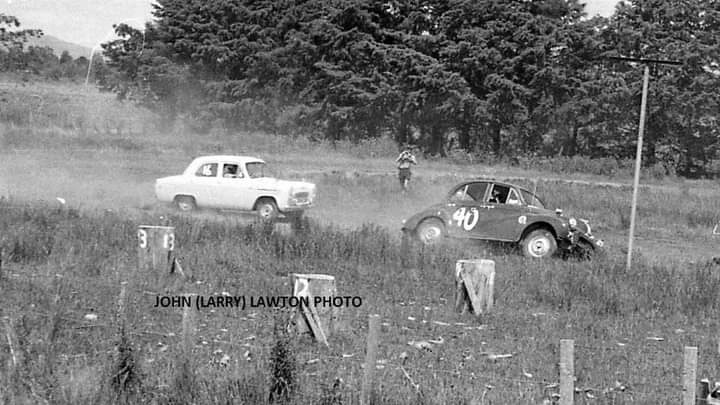 Name:  Motor Racing Kerepehi #020 TVCC 1967 Feb Morris Minor and Ford Prefect # 2 close up John Larry L.jpg
Views: 732
Size:  57.6 KB