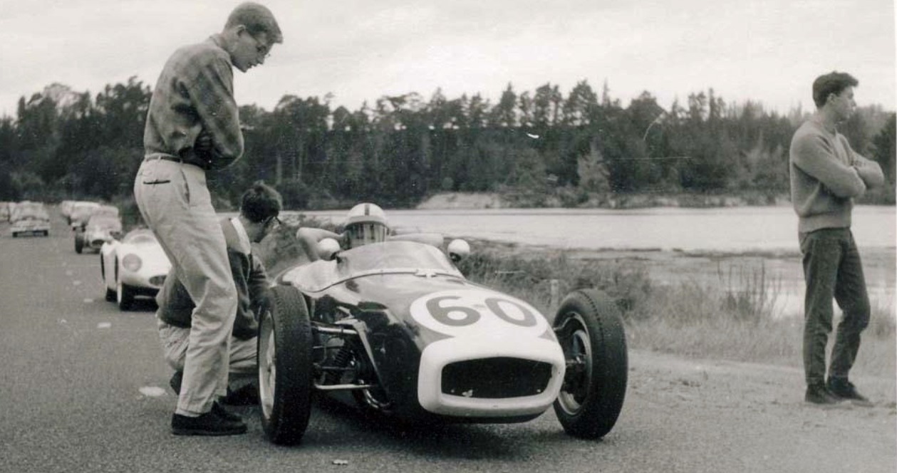 Name:  Motor Racing Hora Hora #2 1961 Jim Palmer 1960 Lotus Ken Hyndman (2) .jpg
Views: 706
Size:  181.8 KB