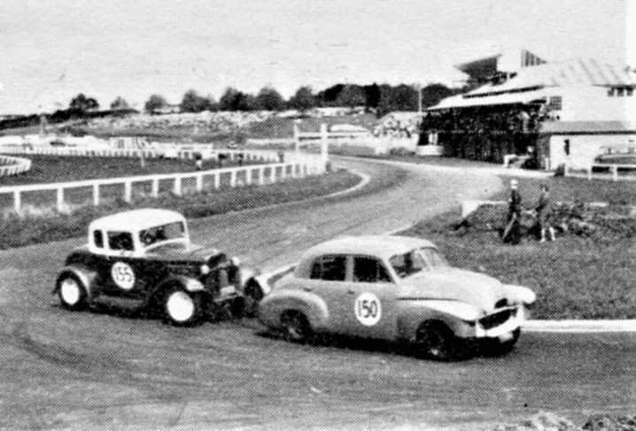Name:  Pukekohe 1964 #050 April 1964 ACC Graeme Harvey Holden #150 Garth Souness Ford Corvette #155 ACC.jpg
Views: 1142
Size:  54.9 KB