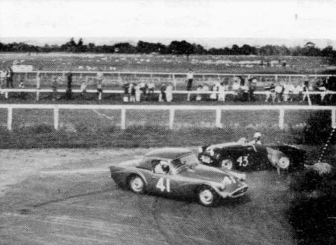Name:  Pukekohe 1964 #051 April 1964 ACC Trevor Sheffield Daimler #41 Murray Lucas TR3 #43 ACC Bulletin.jpg
Views: 1144
Size:  45.2 KB