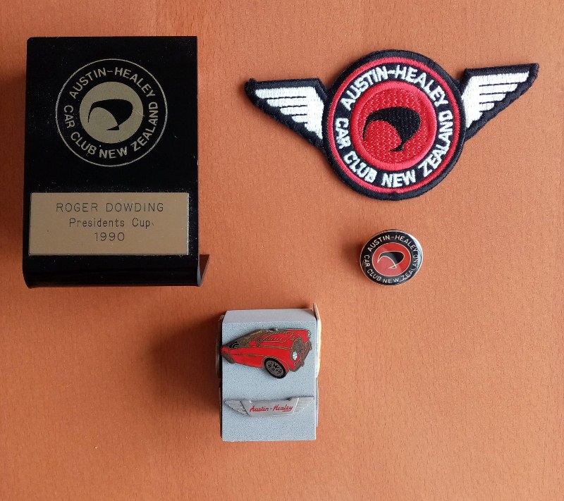 Name:  AH #129 C sml AHCCNZ Badge Patch Presidents trophy miniature 1990 Roger Dowding AH 100 lapel Bad.jpg
Views: 195
Size:  173.0 KB