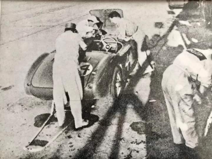 Name:  Sebring 1955 #054 Sebring 1955 SPL258BN #44 refuelling check engine Stirling Moss arch Clas Arle.jpg
Views: 160
Size:  55.4 KB