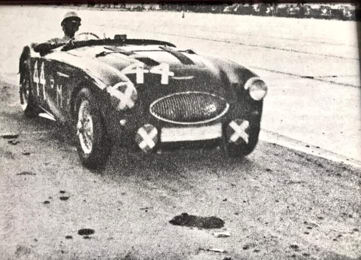 Name:  Sebring 1955 #051 Sebring 1955 SPL258BN #44 Stirling Moss in car arch Clas Arleskar.jpg
Views: 151
Size:  65.1 KB