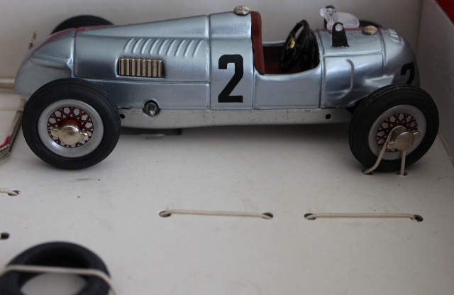 Name:  Models #041 sml Schuco 3 car Sept 2018 IMG_1365 (3) (640x416).jpg
Views: 646
Size:  187.9 KB