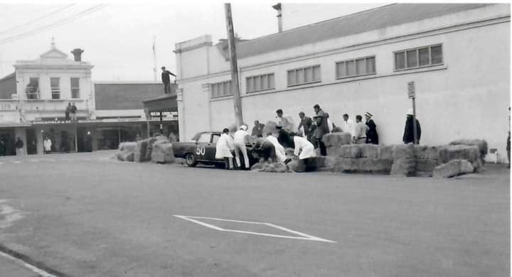 Name:  Waimate 1964 #402 Waimate 1964 Saloon Race #8 E Sprague in bales 2 w Marshalls Graham Woods.jpg
Views: 740
Size:  29.5 KB