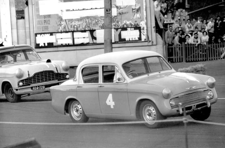 Name:  Dunedin 1960 Festival Saloon Sports Race Event III Heasley Humber Sprague Zephyr G Woods.jpg
Views: 750
Size:  39.9 KB
