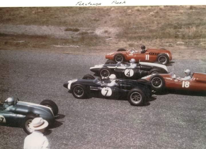 Name:  Teretonga 1962 #010 Teretonga 1962 McLaren #47 Moss #7 Shelley #18 Brabham #4 Bandini #11 start .jpg
Views: 741
Size:  48.9 KB
