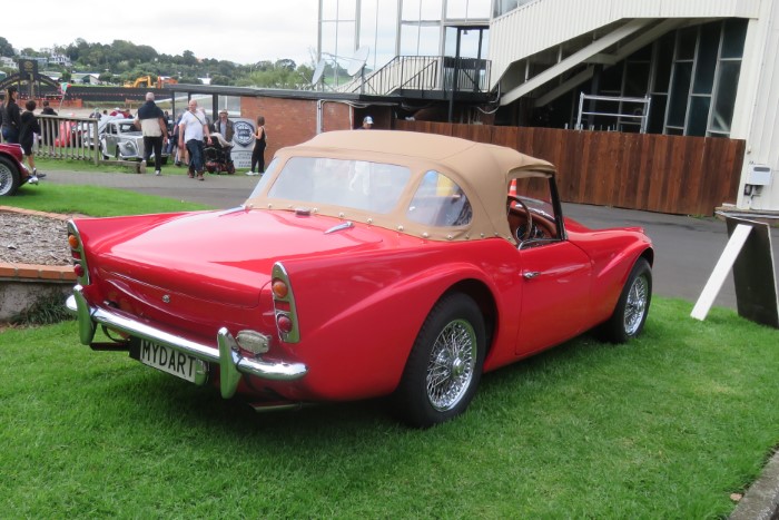 Name:  223_0423_094 Daimler.JPG
Views: 564
Size:  116.4 KB