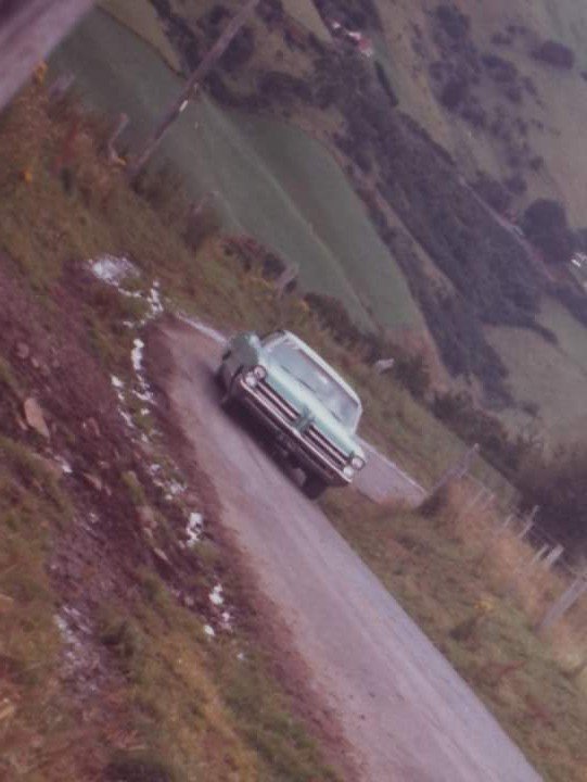 Name:  Pontiac #042 Bonneville JA1965 Mark Dawber Bethunes Gully H climb curve Jan 1984 arch M Dawber.jpg
Views: 220
Size:  78.7 KB