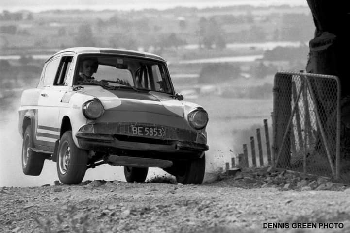 Name:  NSCC 1977 #095 Cosseys Farm 1977 BE5853 Laurie Evans Q Ford Anglia Dennis Green.jpg
Views: 242
Size:  45.2 KB