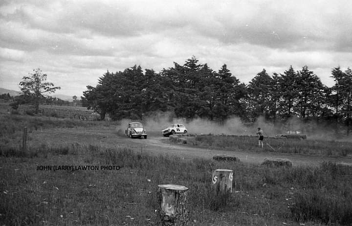 Name:  Kerepehi 1967 #029 Feb 1967 Kevin Clark John Hallet Minis chase Doug Bremner VW John Larry Lawto.jpg
Views: 222
Size:  43.0 KB