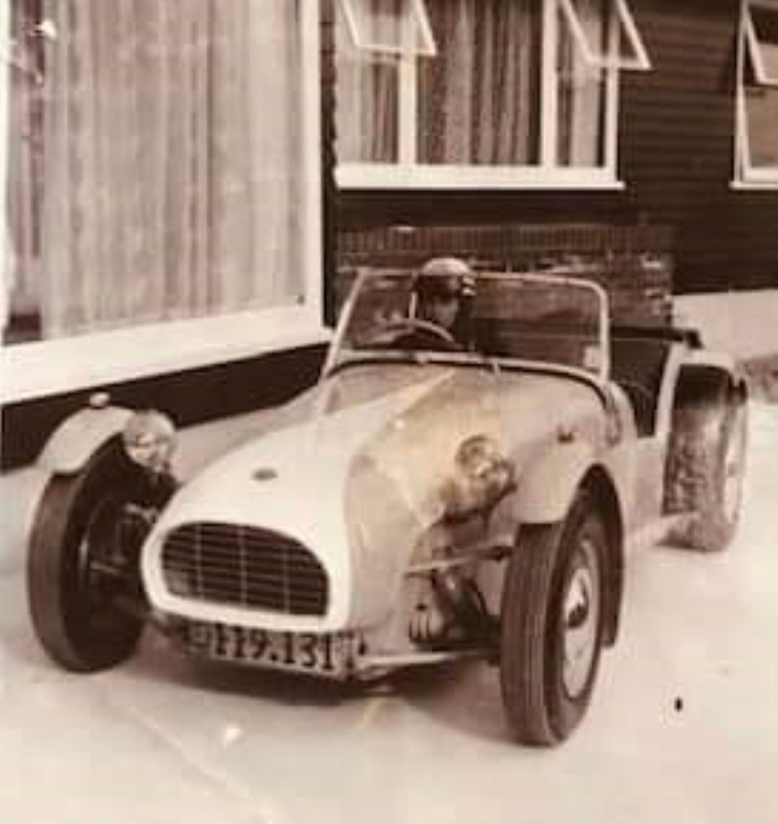 Name:  Lotus Story #067 The Blackburn Lotus 7 Roger Hansen 1961 Reg plate 119.131 front grille etc Glen.jpg
Views: 718
Size:  160.5 KB