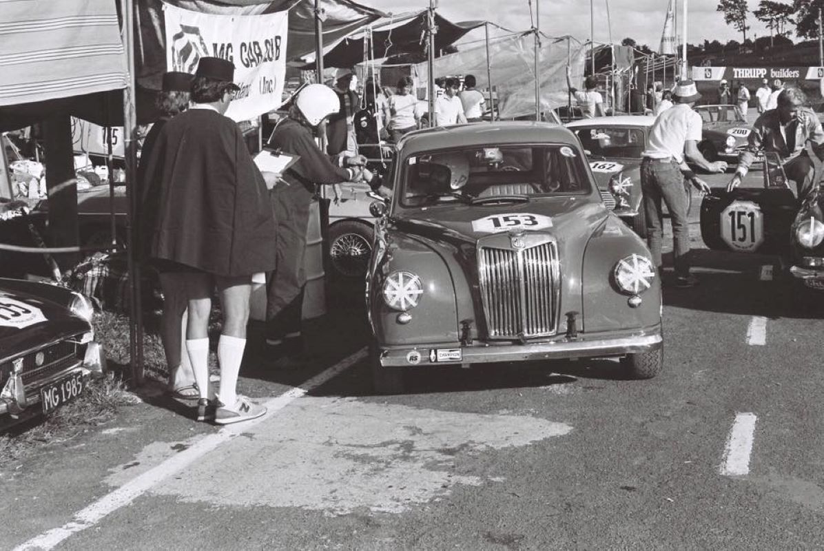 Name:  Pukekohe 1986 #153 B Porsche Club Le Mans Classic Relay Race 1986 Steve Whitren MG Magnette 180 .jpg
Views: 360
Size:  180.2 KB