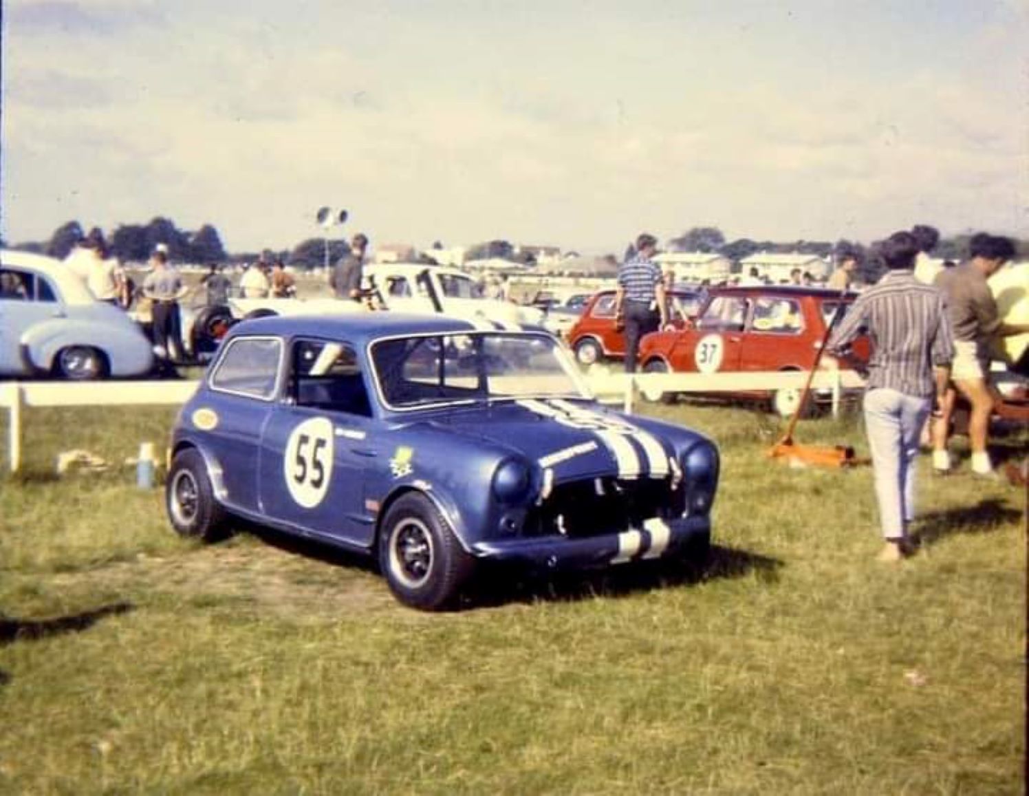 Name:  Mini #055 Tony Gilbertson Minisprint Pukekohe Q late 1960's colour fr arch Bruce Dyer.jpg
Views: 277
Size:  176.8 KB