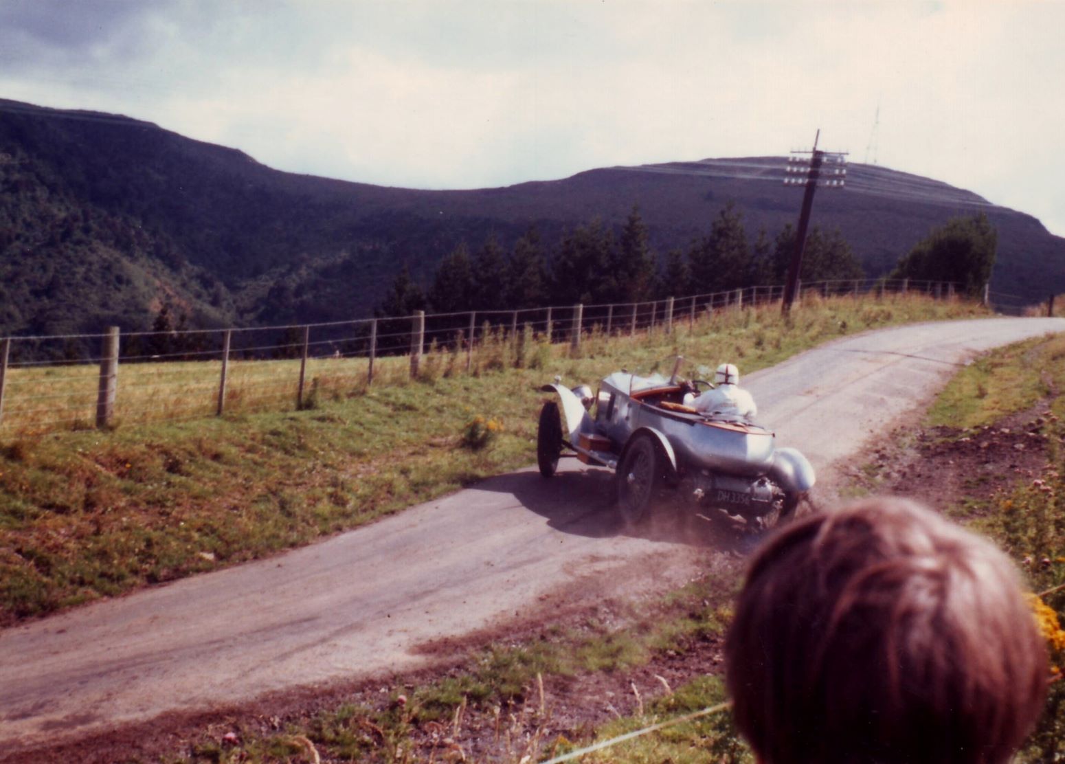 Name:  Dunedin Festival 1984 #135 Jack Ndewell Vauxhall sideways Bethunes Gully Hill climb 183 kb M Daw.jpg
Views: 293
Size:  182.6 KB