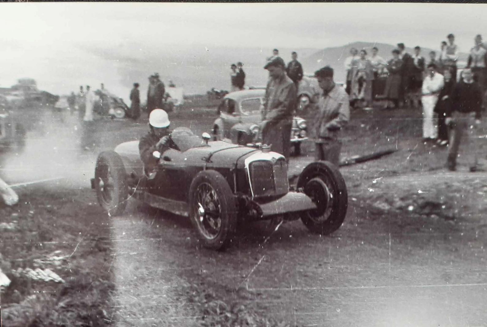 Name:  NSCC 1950 #0123 Riley at Hill Climb - Muriwai Q ACC 1950's - image Graeme Wells arch Anthony Wel.jpg
Views: 205
Size:  173.2 KB