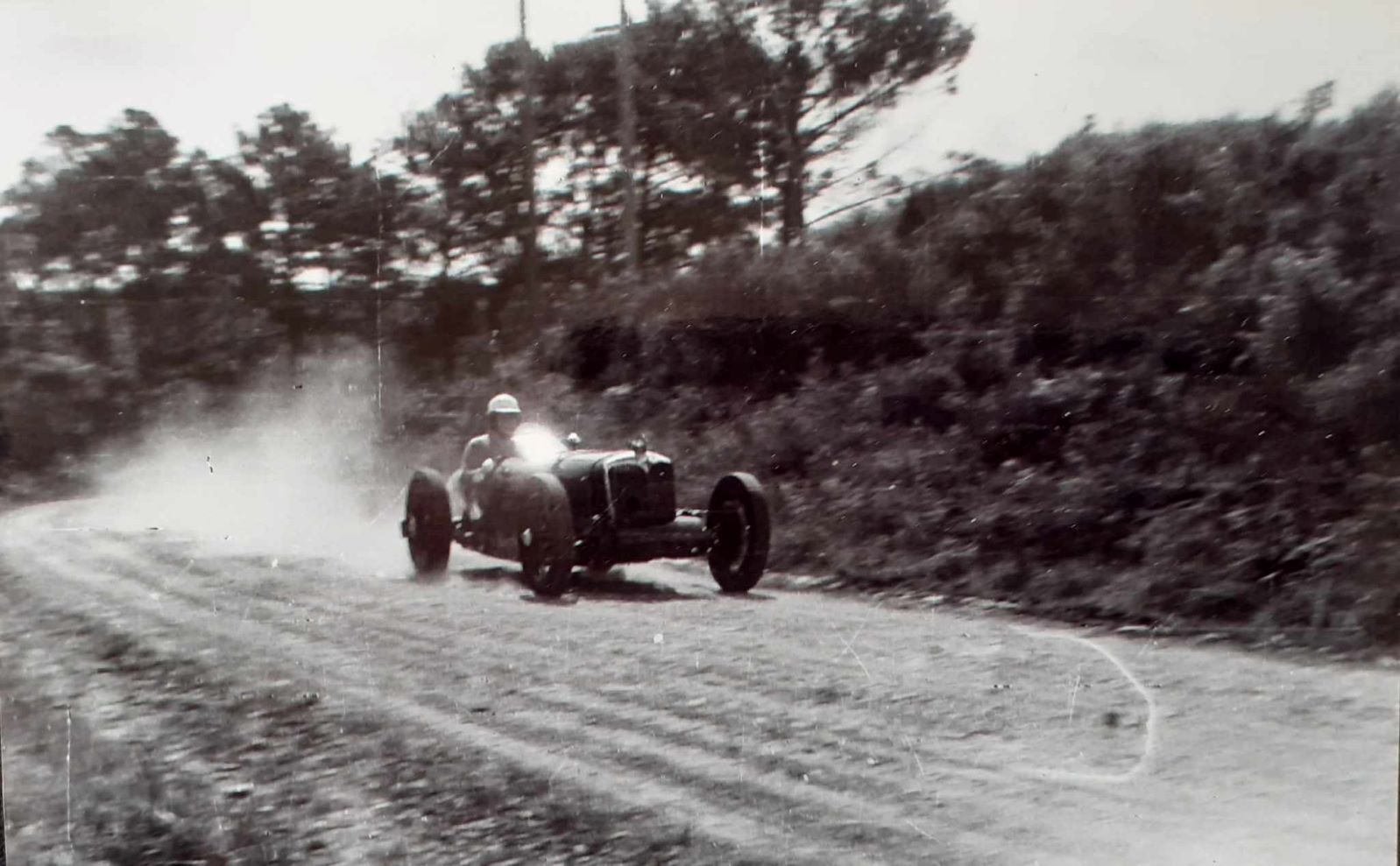 Name:  NSCC 1950 #0120 Riley at metal Hill Climb - dark colour  No plate 1950's - image Graeme Wells ar.jpg
Views: 897
Size:  174.2 KB