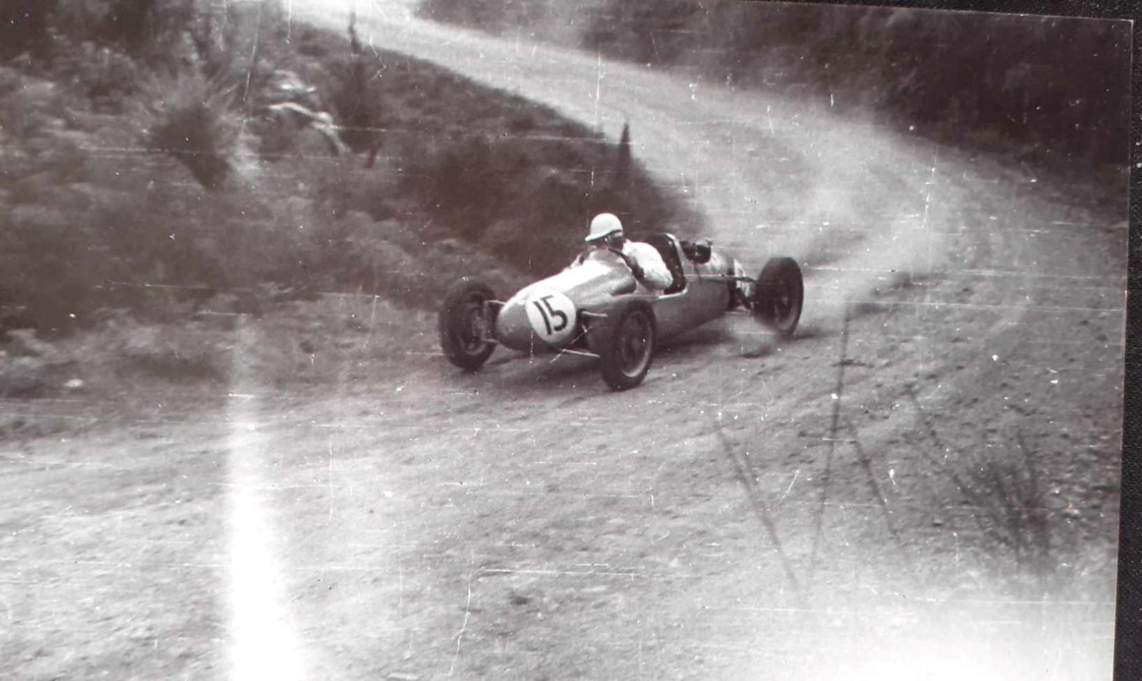 Name:  NSCC 1950 #0127 Cooper Single Seater F500 at Hill Climb - Race #15 1950's - image Graeme Wells a.jpg
Views: 883
Size:  177.7 KB