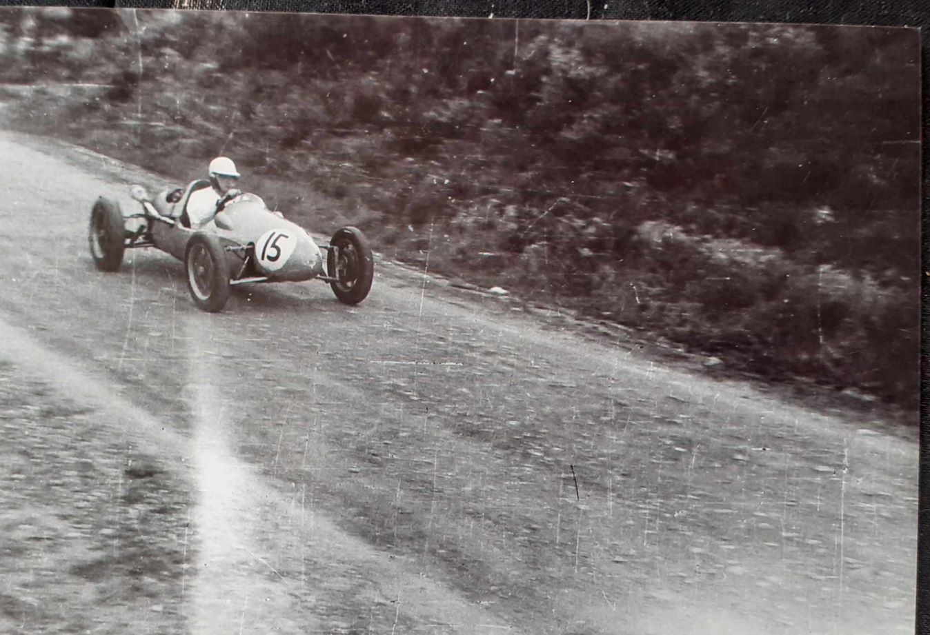 Name:  NSCC 1950 #0129 Cooper Single Seater F500 at Hill Climb - Race #15 1950's - image Graeme Wells a.jpg
Views: 192
Size:  177.3 KB