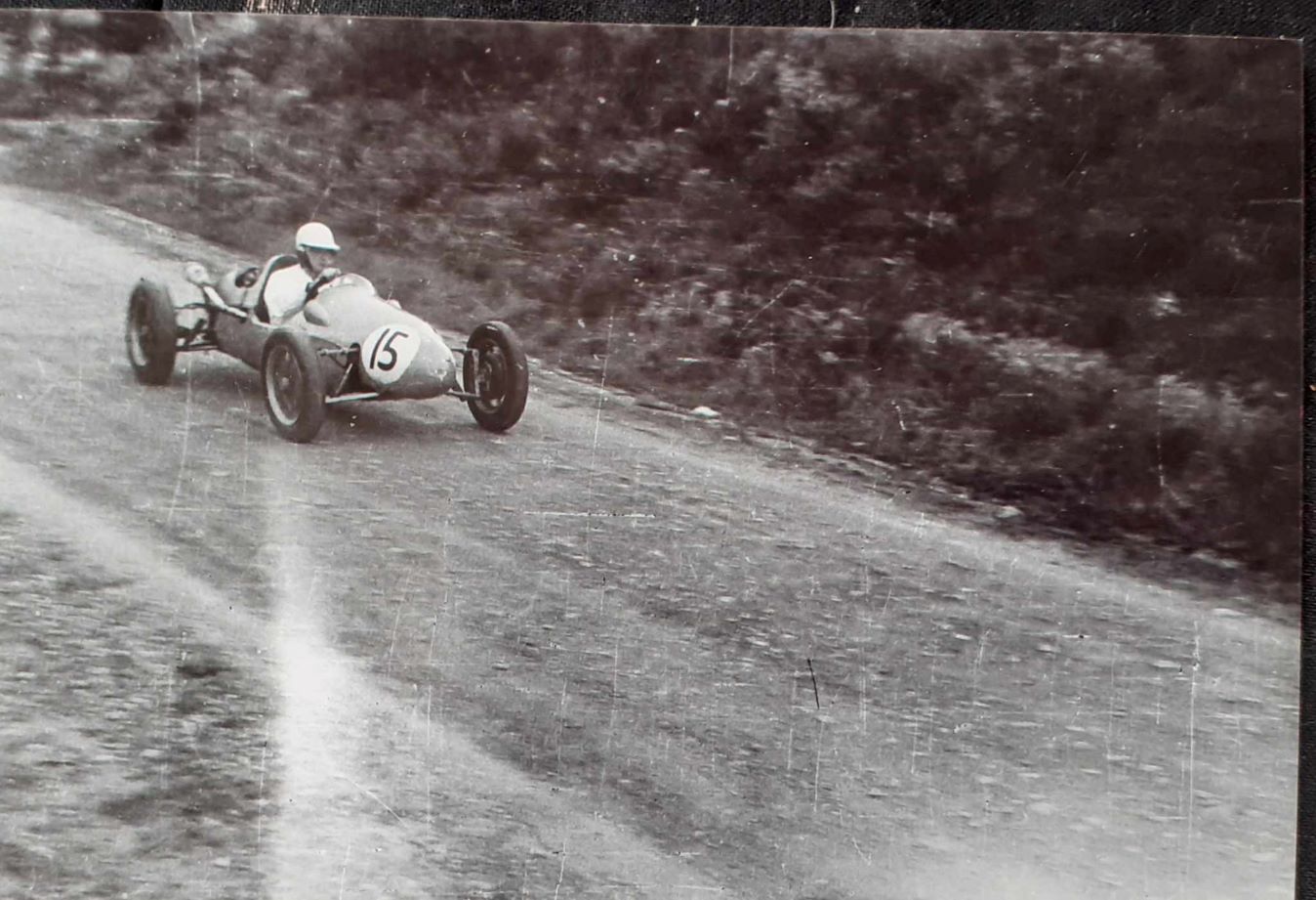 Name:  NSCC 1950 #0129 Cooper Single Seater F500 at Hill Climb - Race #15 1950's - image Graeme Wells a.jpg
Views: 873
Size:  177.3 KB