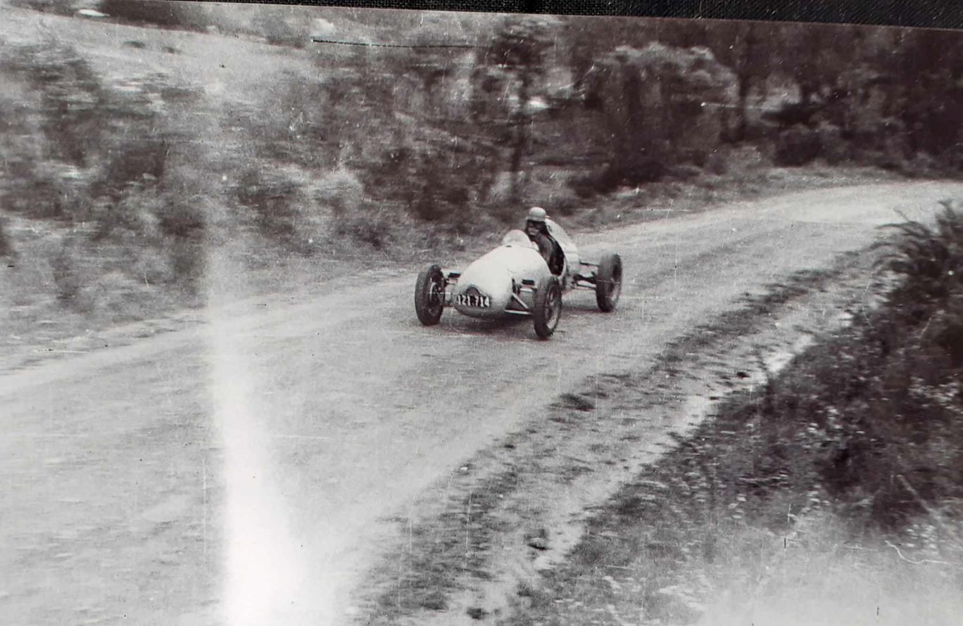 Name:  NSCC 1950 #0124 Single Seater F500 at Hill Climb - 121.714 1951 -56 plate 1950's - image Graeme .jpg
Views: 854
Size:  176.9 KB