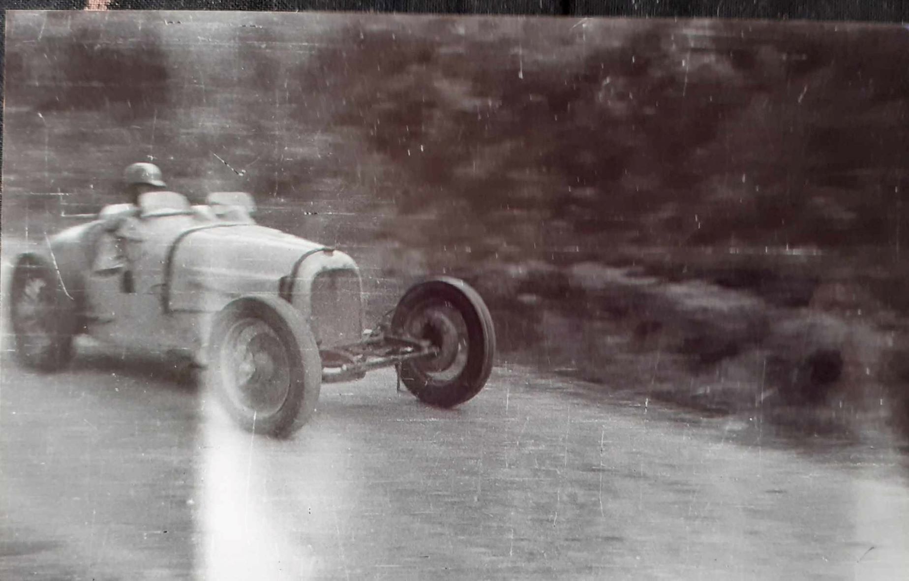 Name:  NSCC 1950 #0118 Bugatti T35 at speed - light colour 1950's Ron Roycroft Q - image Graeme Wells a.jpg
Views: 206
Size:  178.7 KB