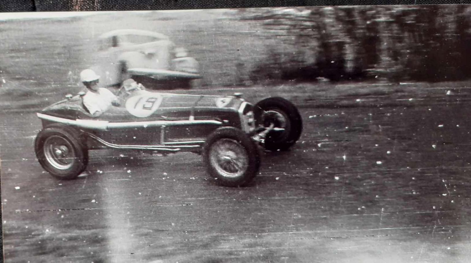 Name:  NSCC 1950 #0117 Alfa Romeo P3 #19 at speed - Ron Roycroft Q dark colour 1950's - image Graeme We.jpg
Views: 203
Size:  177.8 KB