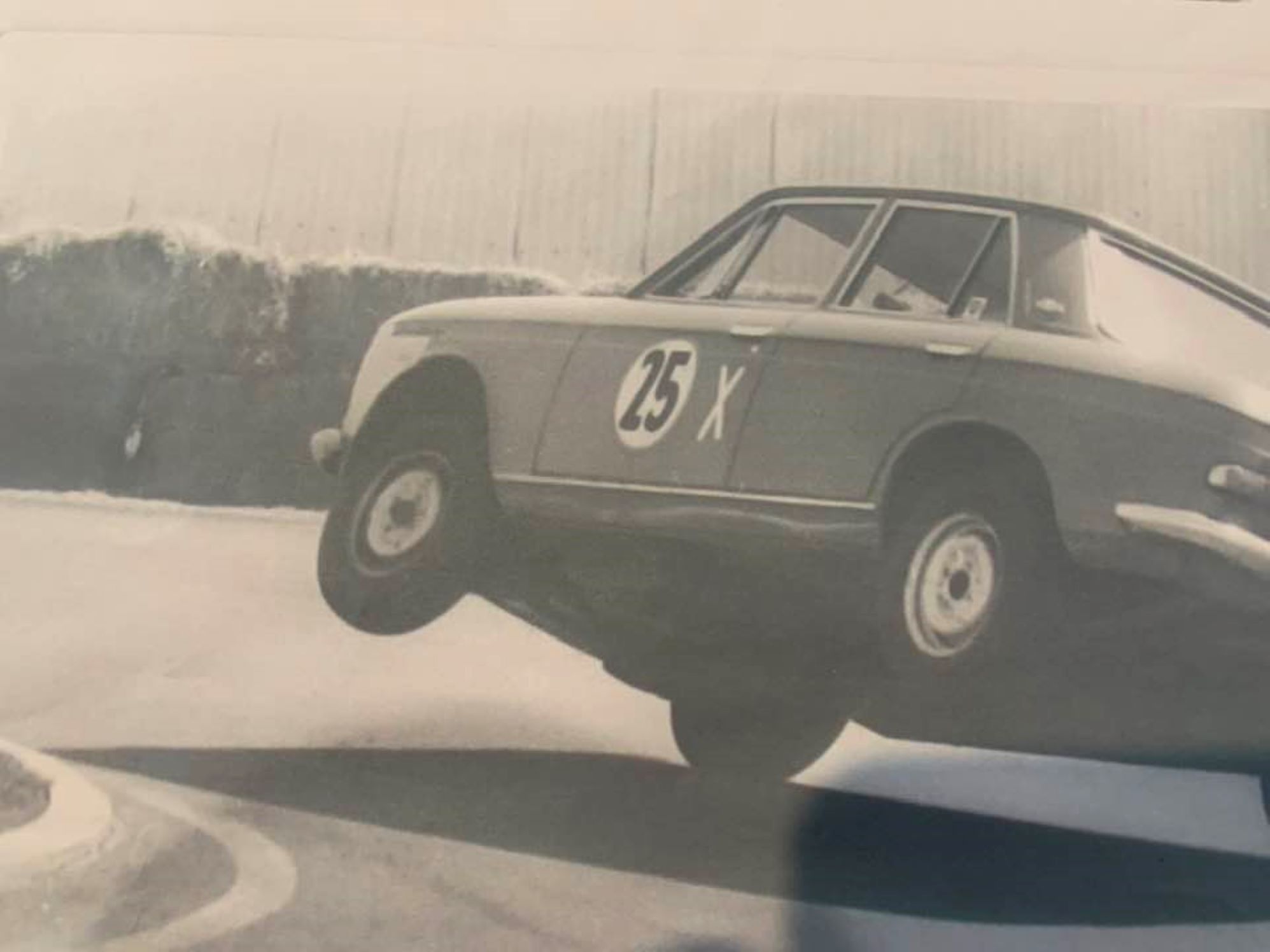 Name:  Pukekohe 1964 #128 Datsun 1200 Car #25 2 wheeling the Elbow cnr Rod Rankin Alex Stringer Wills 6.jpg
Views: 675
Size:  134.5 KB