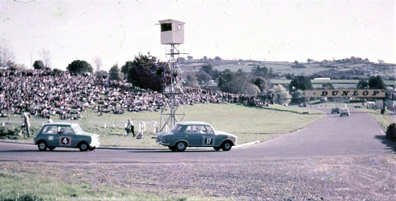 Name:  Pukekohe 1965 #175 Hadfield Datsun Madgwick Judd Mini Elbow Wills 6 Hour  163 kb Milan Fistonic .jpg
Views: 665
Size:  163.4 KB