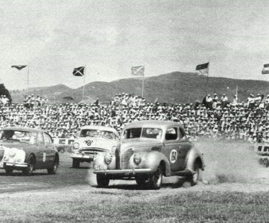 Name:  Ardmore 1961 #018 Saloon Cars Jaguar 3.8 G Brown Dodge Red Dawson Ford-Chev Coupe Race 9 H-cap 1.jpg
Views: 184
Size:  177.3 KB