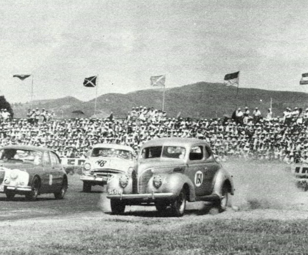 Name:  Ardmore 1961 #018 Saloon Cars Jaguar 3.8 G Brown Dodge Red Dawson Ford-Chev Coupe Race 9 H-cap 1.jpg
Views: 570
Size:  177.3 KB