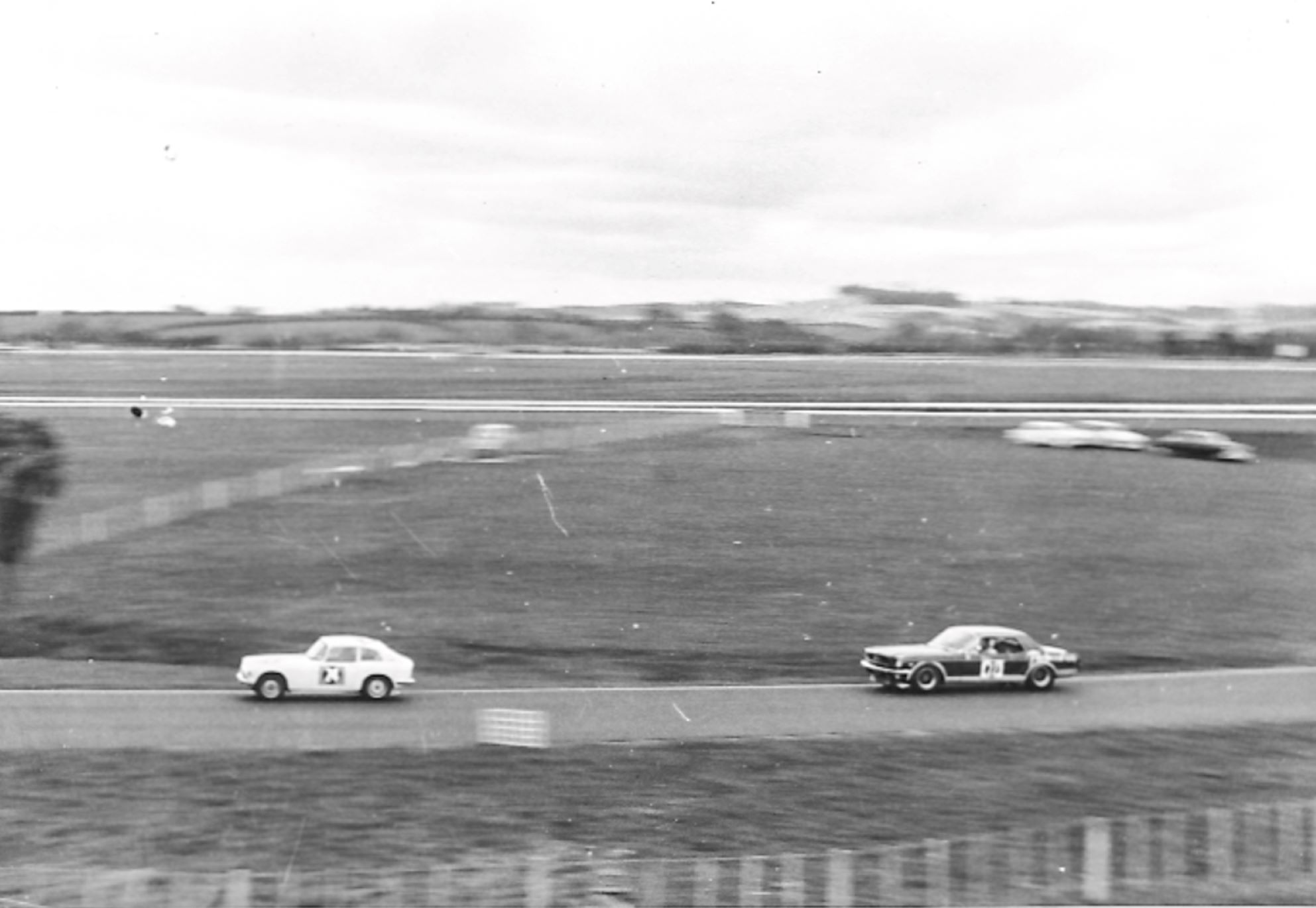 Name:  Pukekohe 1965 #069 Feo Stanton Honda about to be passed by Ivan Segedin. 171 kb arch Tony Growde.jpg
Views: 502
Size:  172.5 KB