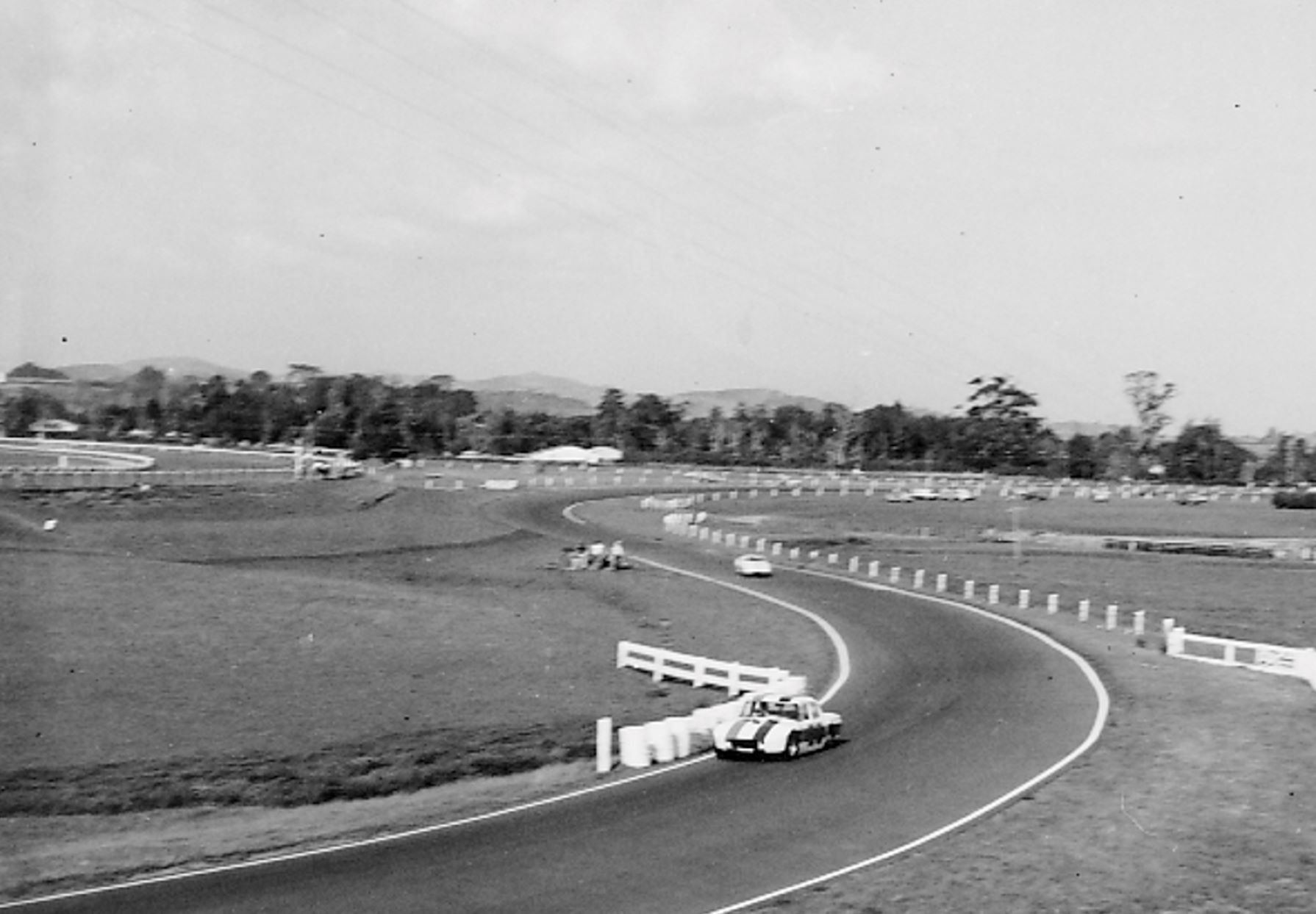 Name:  Pukekohe 1966 #028 Jack Nazer Anglia behind Robbie Francevic Custaxie 66-67 season the Esses 177.jpg
Views: 505
Size:  178.6 KB