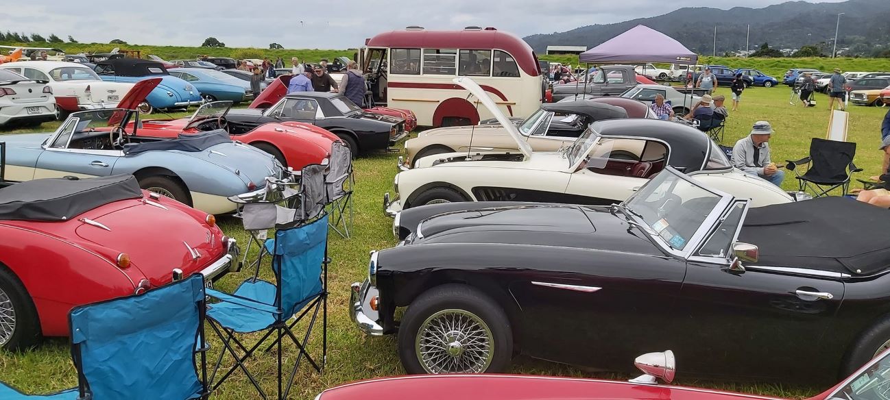 Name:  AHCC events 2024 #106 AH Club cars at Thames Wings and Wheels 27 Jan 2024 AH 3000 Fred w others .jpg
Views: 64
Size:  175.5 KB