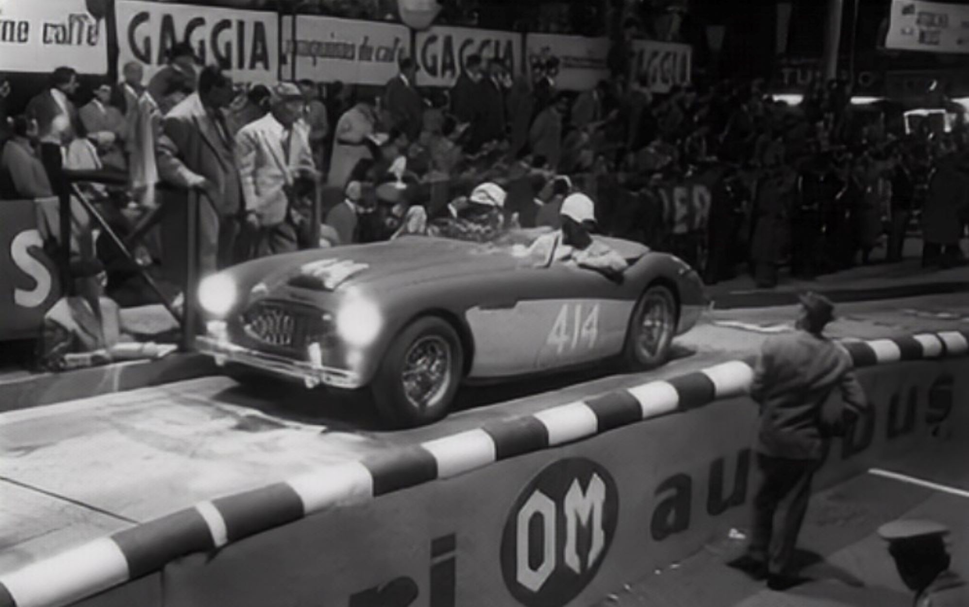 Name:  AH 100 SIX #081 UOC741 AH 100 SIX 1956 - 1957 Mille Miglia #414 Tommy Wisdom C Winby The start 1.jpg
Views: 108
Size:  174.8 KB