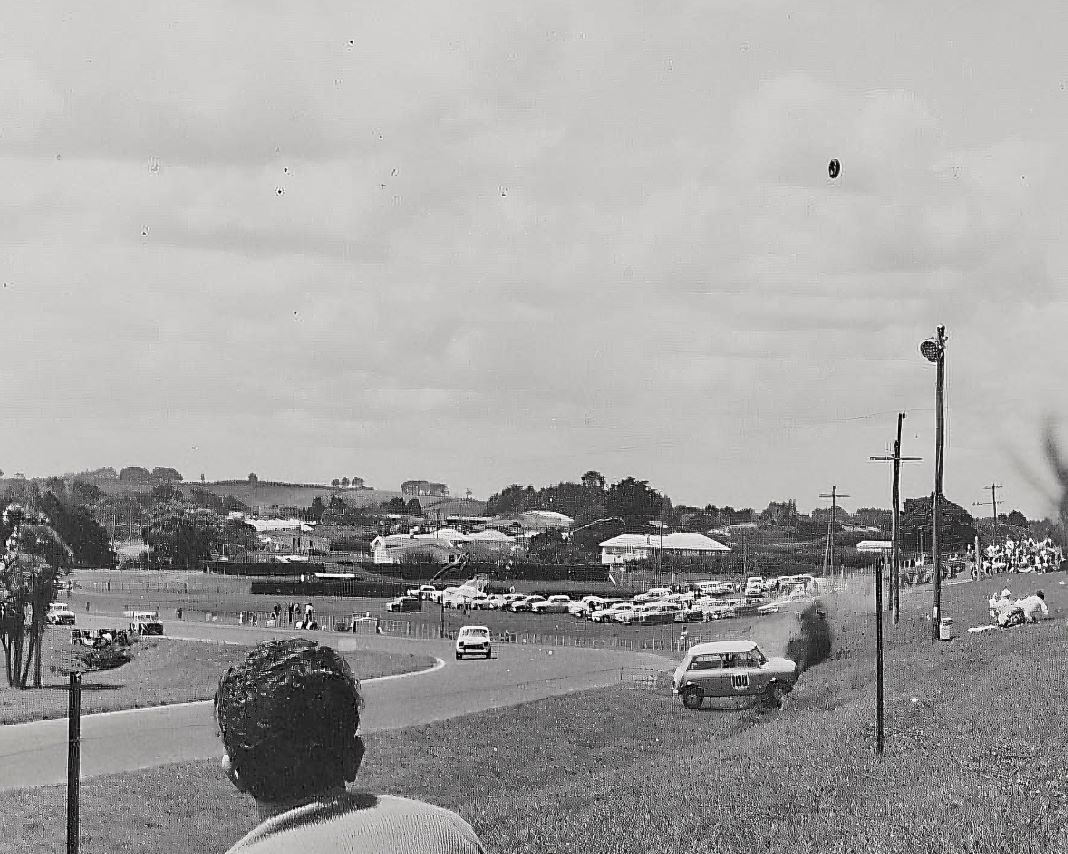 Name:  Pukekohe 1966 #102 Mini loses Wheel Rothmans 177 kb arch E D Aardvark.jpg
Views: 76
Size:  177.1 KB