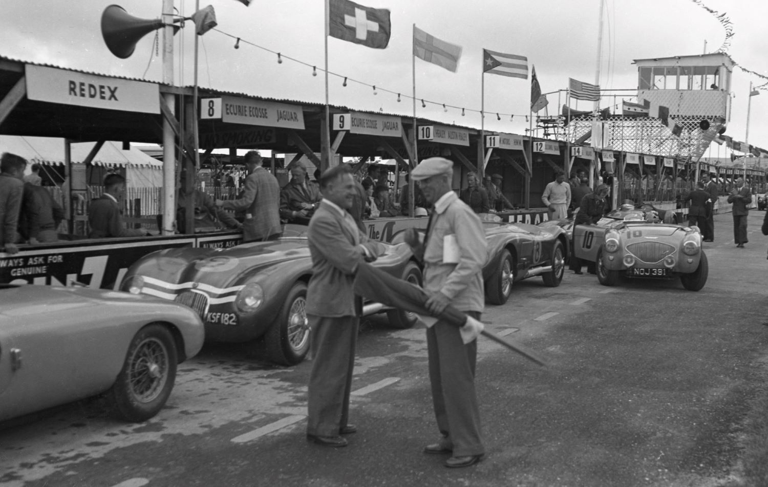 Name:  AH 100S #233 Austin-Healey 100 NOJ 391, SPL 224B Le Mans 1953 car - here Goodwood 22 Aug 1953 18.jpg
Views: 42
Size:  182.5 KB