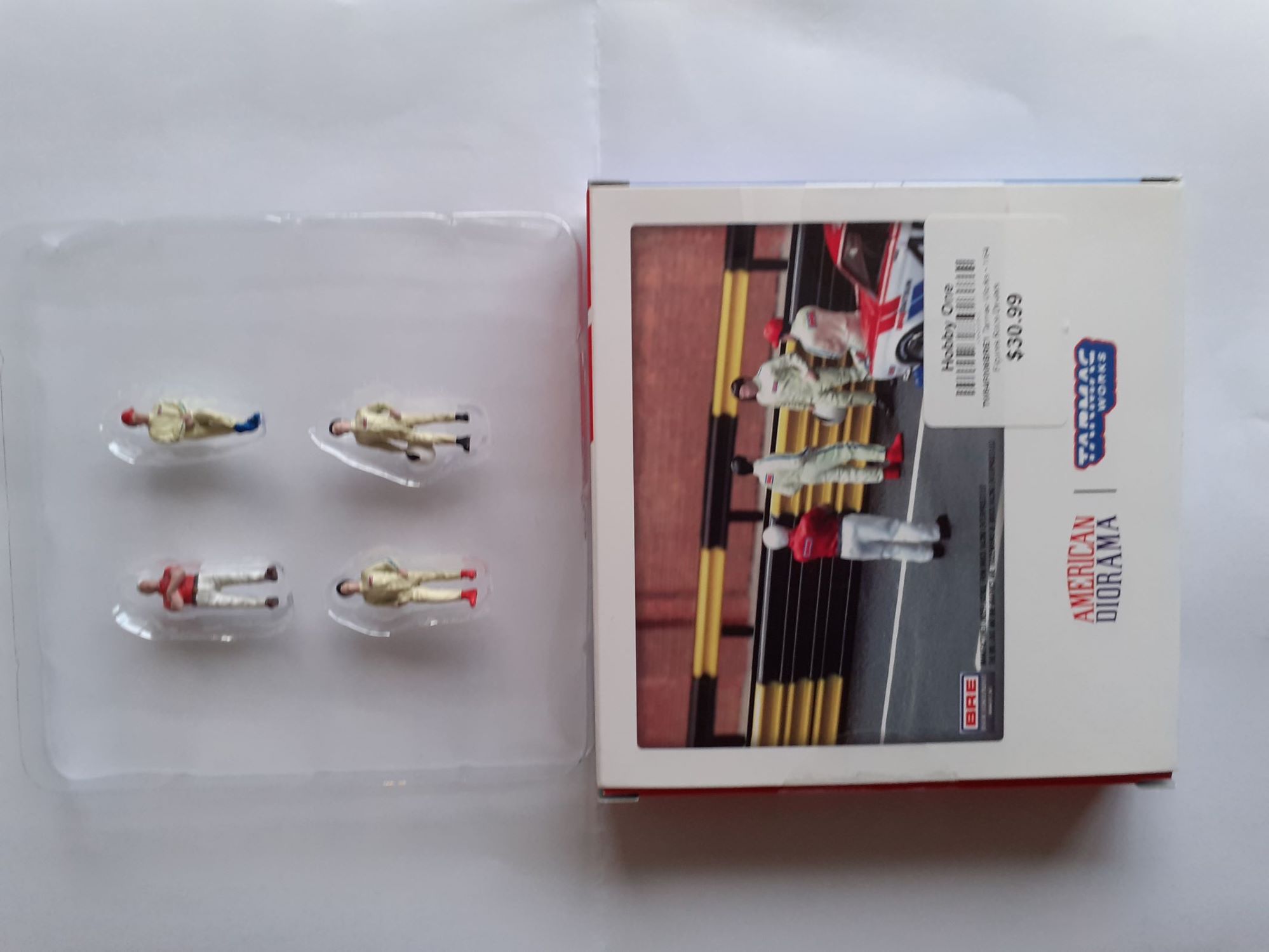 Name:  Model scene #333 AM BRE Team Datun - Nissan Mechanics 1;64 scale - case open colln Roger Dowding.jpg
Views: 557
Size:  152.9 KB