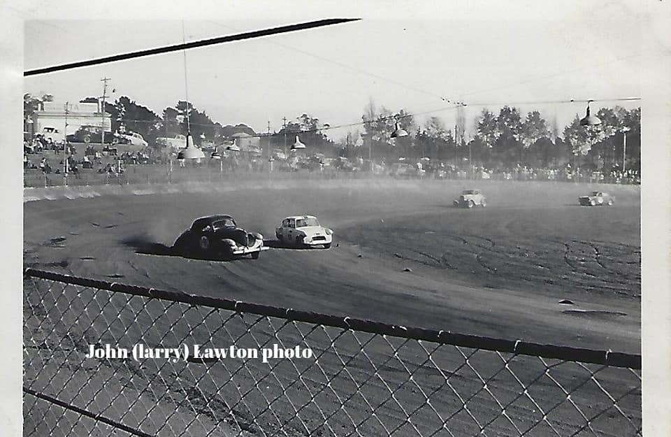 Name:  NSCC 1965 #321 1965 8 May Western Springs -Red Dawson Willys Corvette Jack Nazer Lotus Anglia Ke.jpg
Views: 301
Size:  76.8 KB