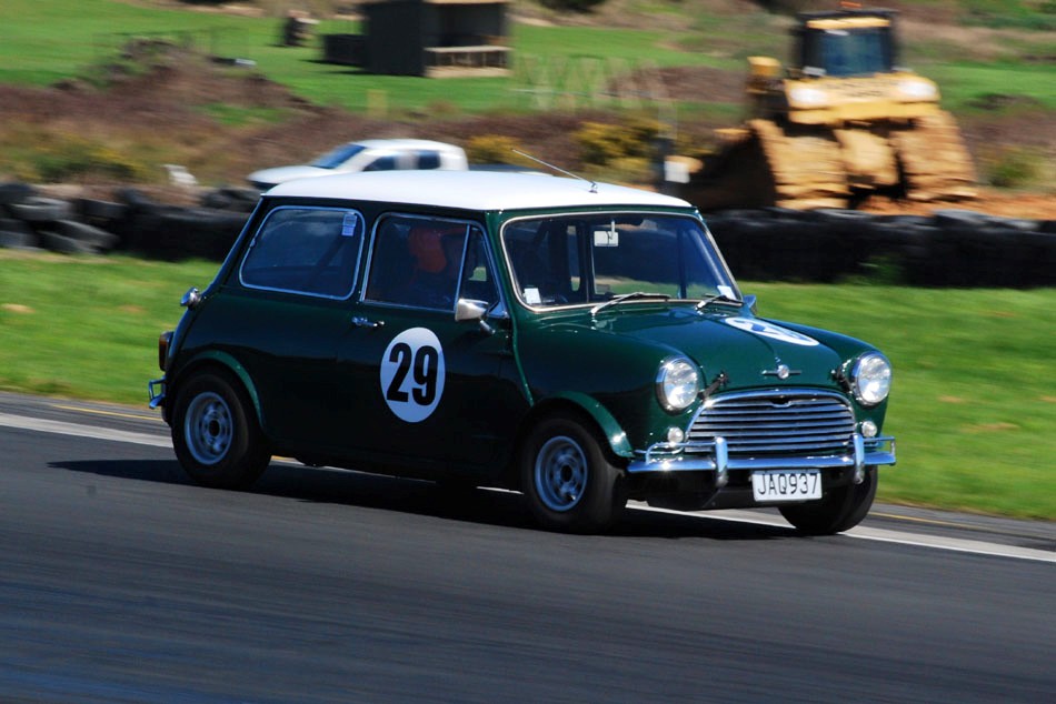 Name:  mini-on-track.jpg
Views: 435
Size:  108.2 KB