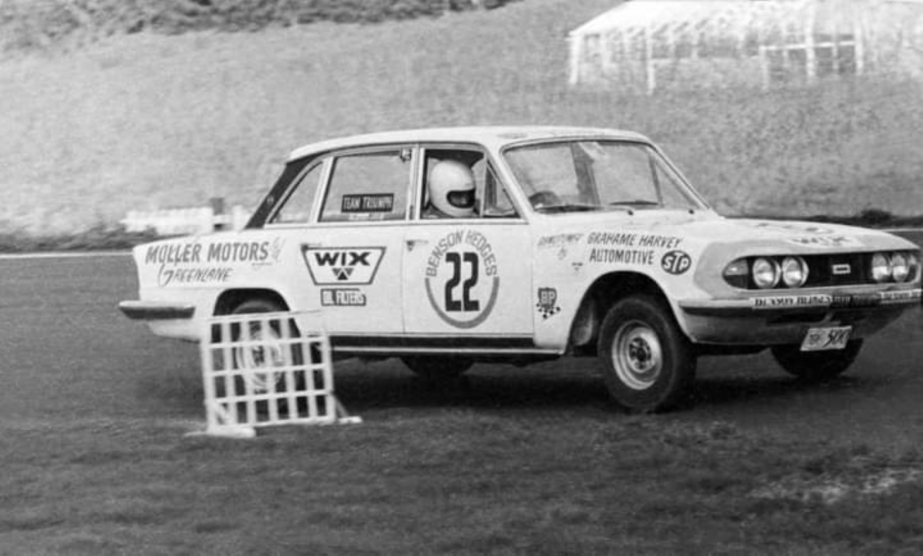 Name:  Pukekohe 1971 #735 1971 Benson Hedges Harvey Davie Triumph 2.5PI #22 Kevin Lancaster.jpg
Views: 661
Size:  178.2 KB