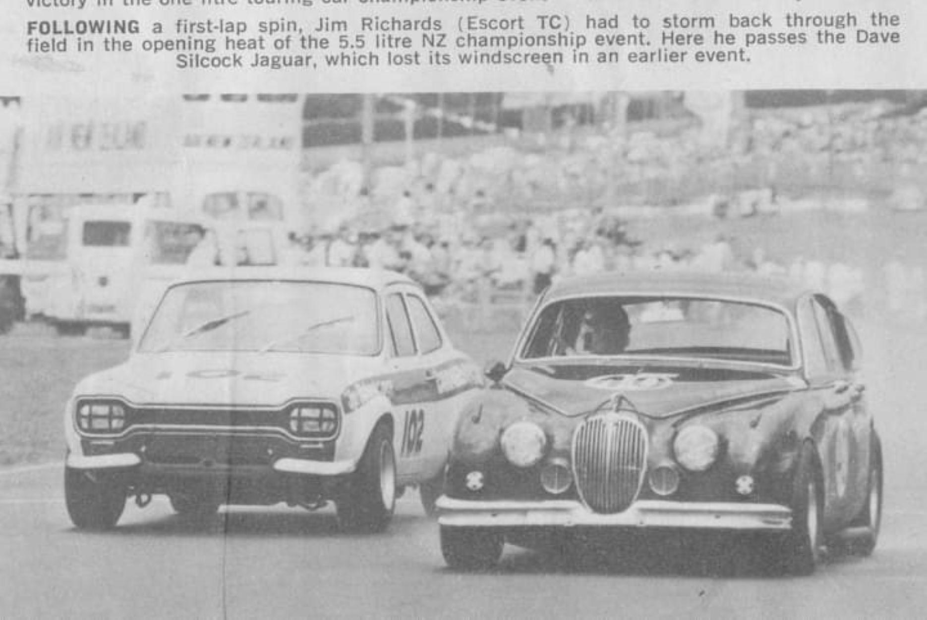 Name:  Jaguar #032 Jaguar Mk 2 Saloon Dave Silcock # 40 Pukekohe 1971 sans windscreen w J Richards Esco.jpg
Views: 511
Size:  178.4 KB