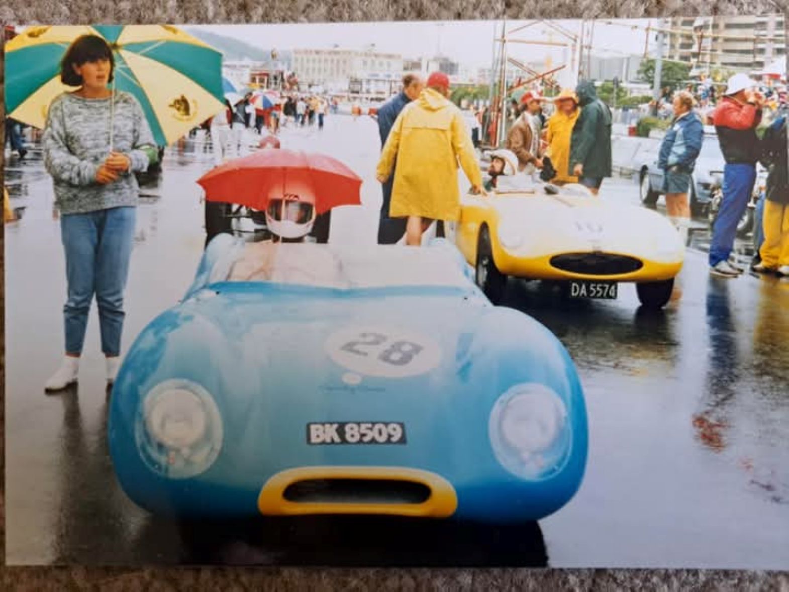 Name:  Bucklers in NZ #285 Buckler 90 - Ian Hallet Lotus XI Peter Bruin w Denise Ganley standing Wellin.jpg
Views: 244
Size:  179.9 KB