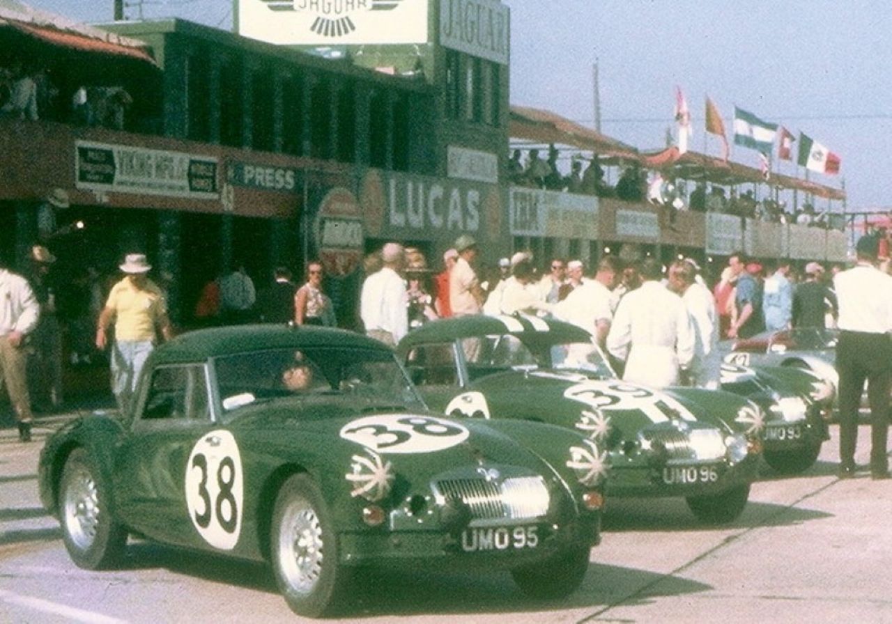 Name:  Sebring 1960 #080 3 MG A Twin Cam with hardtop UMO95 #38 UMO96 #39 UMO93 #40 BMC Team 26 Mar 196.jpg
Views: 307
Size:  179.1 KB